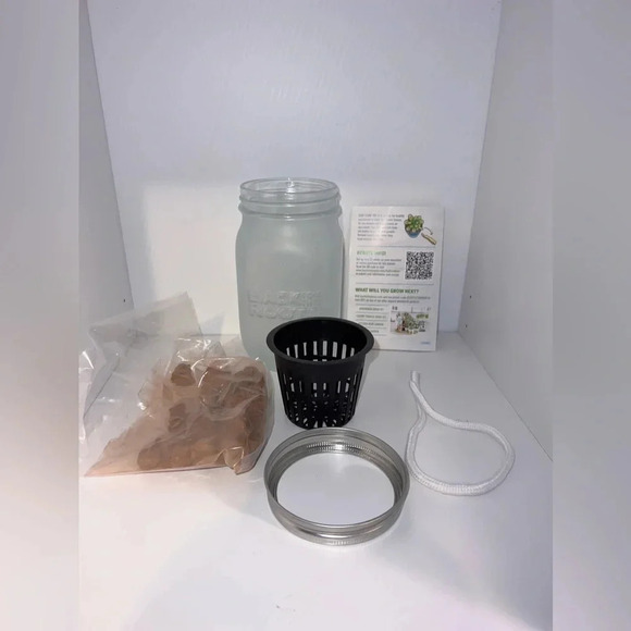 Back to the roots self watering grow kit design for succulents and cacti - Picture 4 of 4